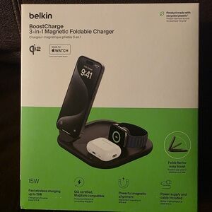 Belkin 3-in-1 Magnetic Charger with Black and Green Accents